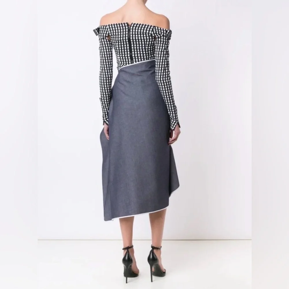 Chic Asymmetrical Gray and White Skirt - Picture 6 of 8